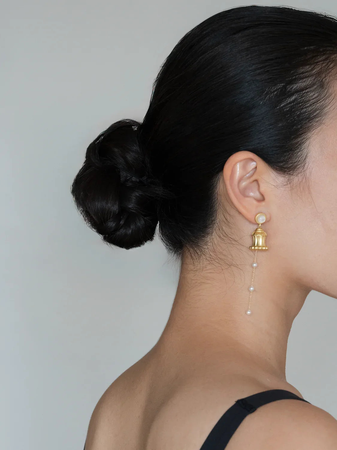 Silk Road Hua Gai Pearl Ear Stud