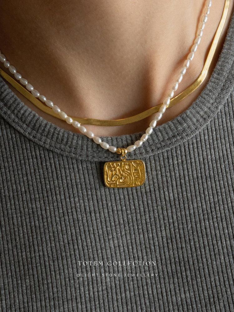 Totem Retro-Modern Phoenix Pearl Necklace